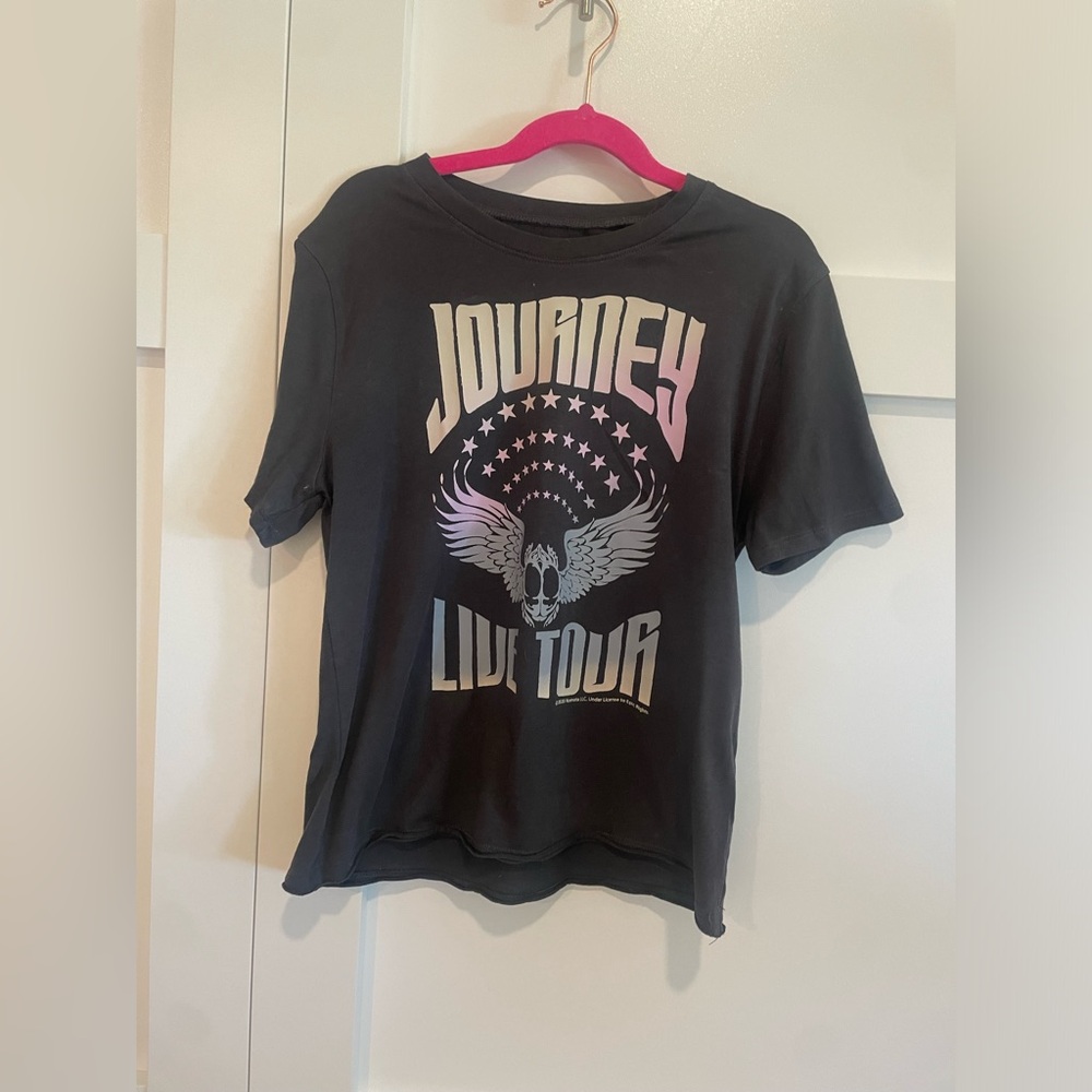 Abercrombie & Lids band tee. It’s lightweight, super cute, kids size 7/8!